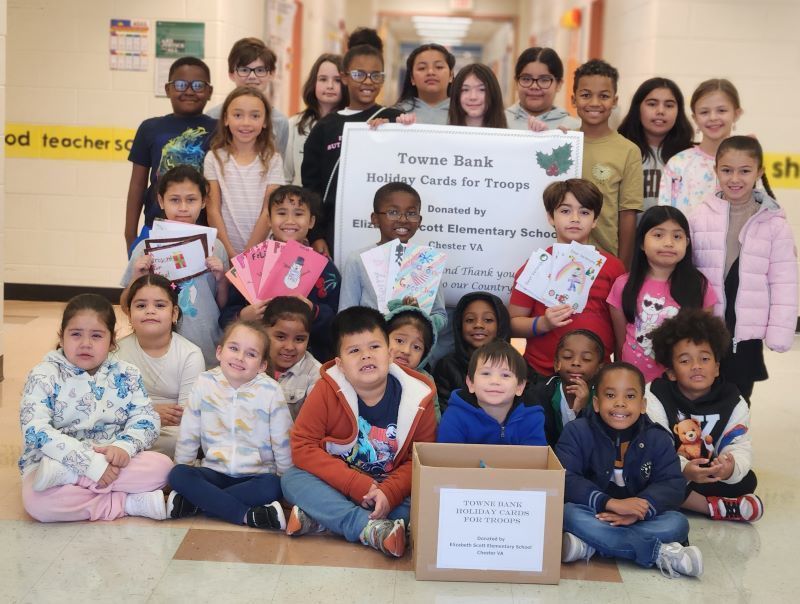 Students with cards for soldiers