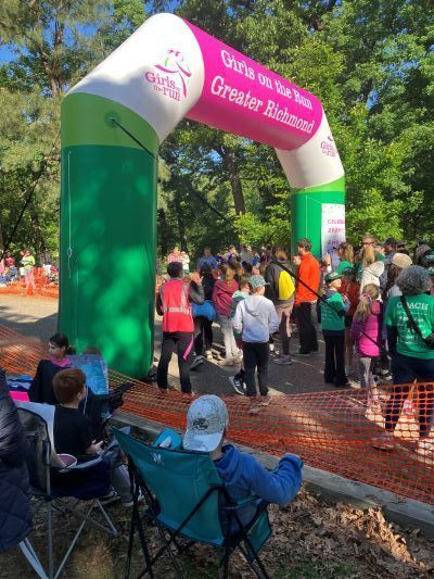 Colorful inflatable arch for the race